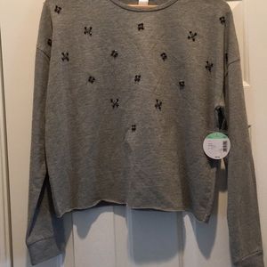 Cute crop sweatshirt.